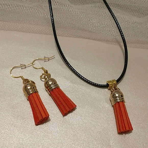 Salmon Color Tassel Set! - Picture 8 of 8
